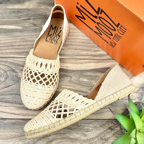 Miz Mooz Shoes - NIB Miz Mooz Candie 39 8.5-9 Closed Toe Back Cut Out Suede Loafer Sandal Ivory